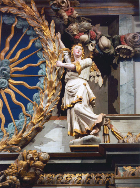 Attēls:Lestenes baznicas retabls Glorija.jpg