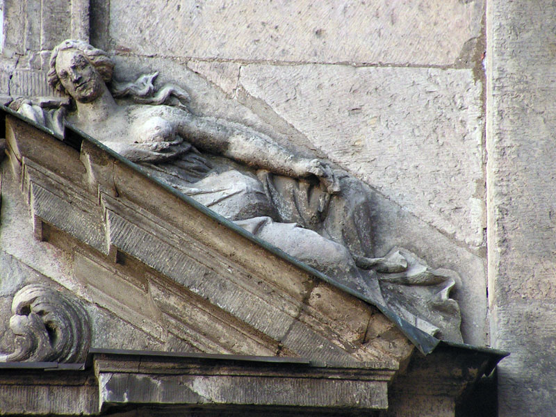 Attēls:Dannensterna-Portala zelmina skulptura.jpg