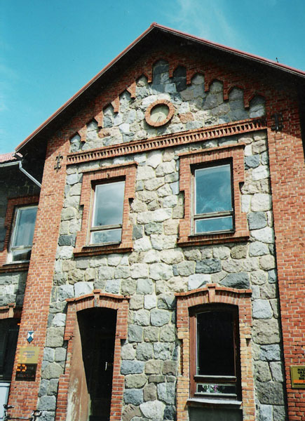 Attēls:Laukakmenu kiegela eka Madona.jpg